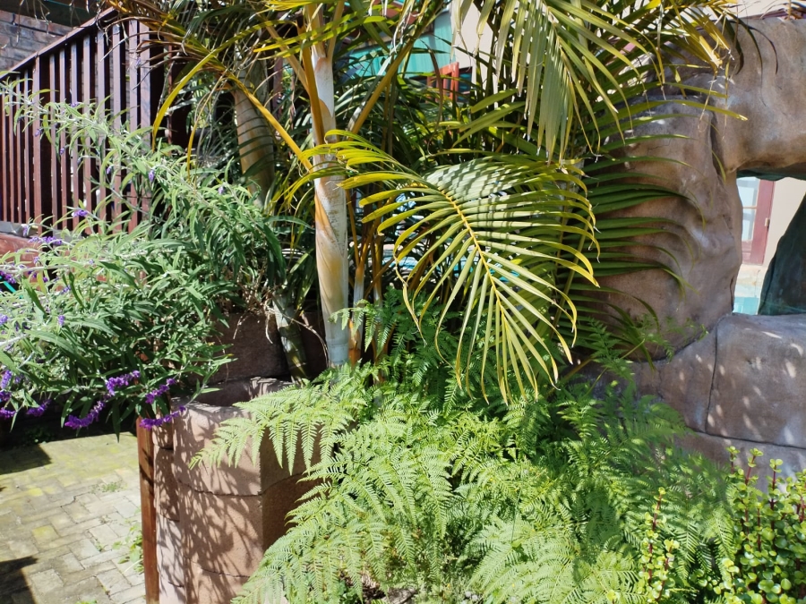 5 Bedroom Property for Sale in Fraaiuitsig Western Cape